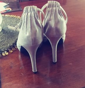 Silver heels NWT size 9
